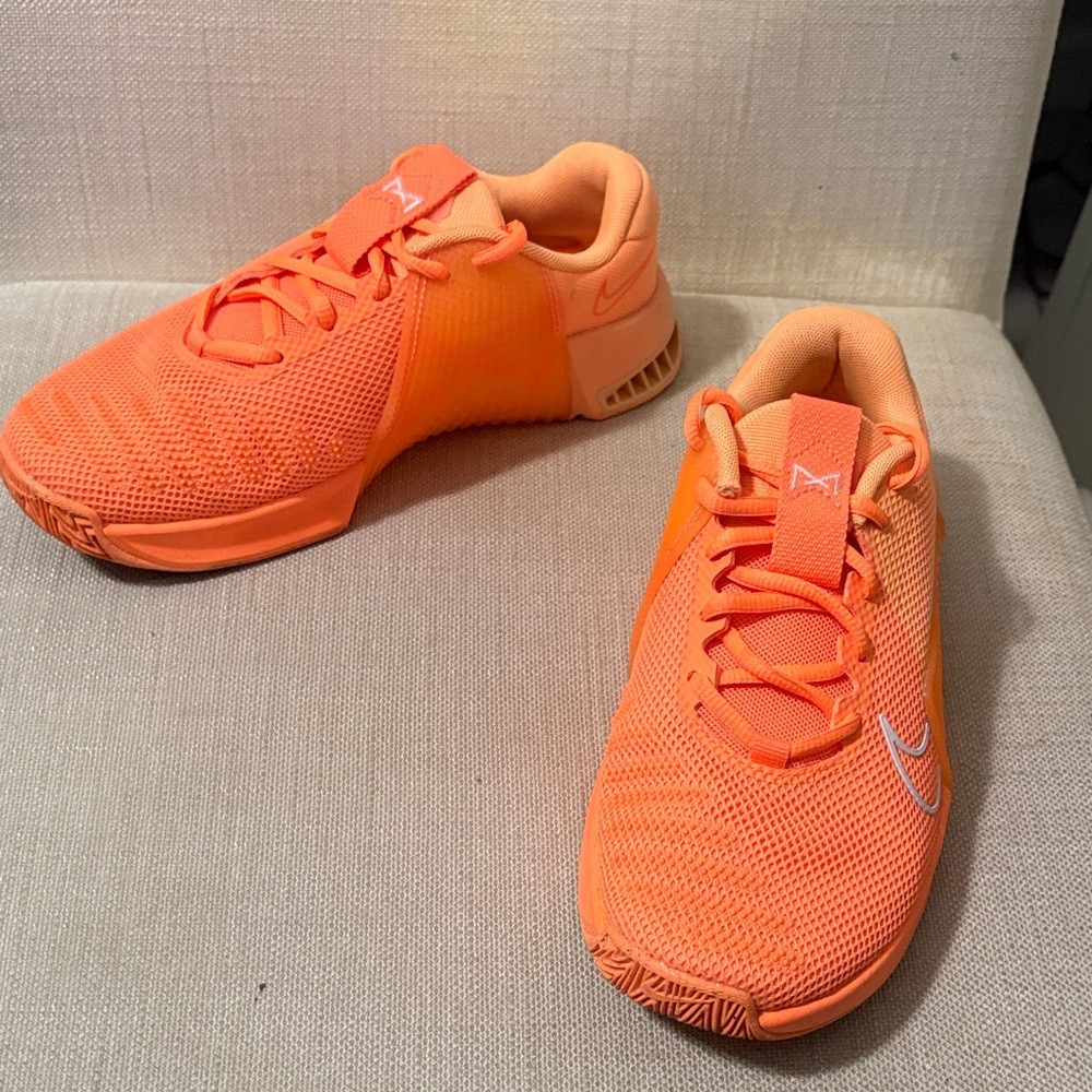 Nike Metcon 9 Orange Sneakers Size 6.5